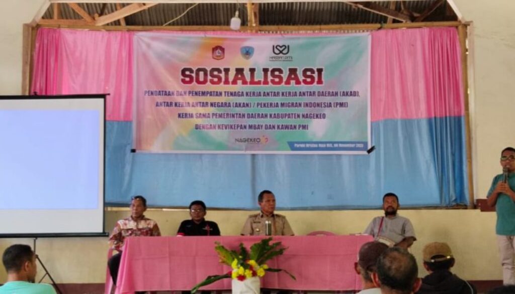 ANTUSIAS RATUSAN UMAT PAROKI RITI MENGIKUTI SOSIALISASI PENEMPATAN KERJA DAN BAHAYA PERDAGANGAN MANUSIA