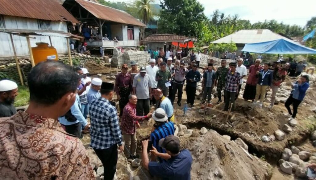 Bupati Nagekeo Yohanes Don Bosco Do, Meletakan Batu Pertama Pembangunan Masjid Al-Mujahidin Romba