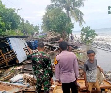 Gelombang Tinggi Hantam Pemukiman Warga Maundai Desa Udiworowatu Kecamatan Keo Tengah Kabupaten Nagekeo