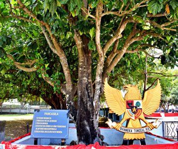 Di Ende Dibawah Pohon Sukun Bungkarno Menggagas Dasar Negara