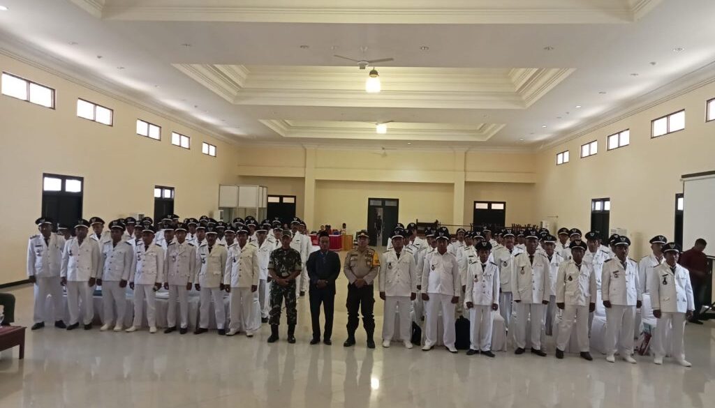 Pj Bupati Nagekeo Kukuhkan dan Tetapkan Perpanjangan Masa Jabatan 69 Kepala Desa