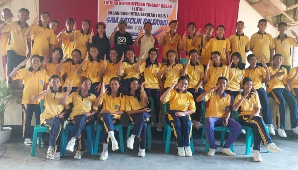 Menggali Potensi Diri Siswa Dalam Berorganisasi: SMA Katolik Baleriwu Mbay, Mengadakan Kegiatan LKTD OSIS