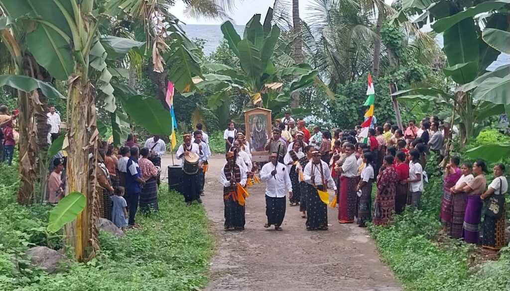“Gong Bersahut, Ombak Menyembah: Langkah Kudus Bunda Maria Dari Daja Ke Romba