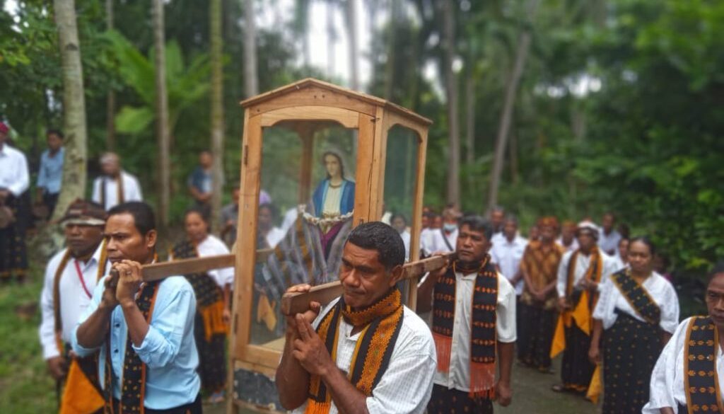 Dari Romba Menuju Ua, Langkah-Langkah Doa Mengantar Sang Bunda