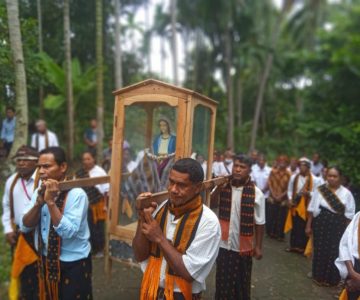 Dari Romba Menuju Ua, Langkah-Langkah Doa Mengantar Sang Bunda