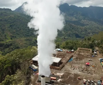 Uang Panas dari Perut Bumi: Siapa yang Benar-benar Untung?